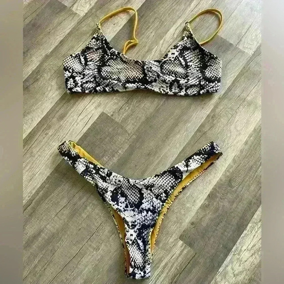 💜 ZAFUL Size 8 Has Never Been Worn Faux Snake Skin Print 2 Piece Swimsuit - Picture 2 of 4